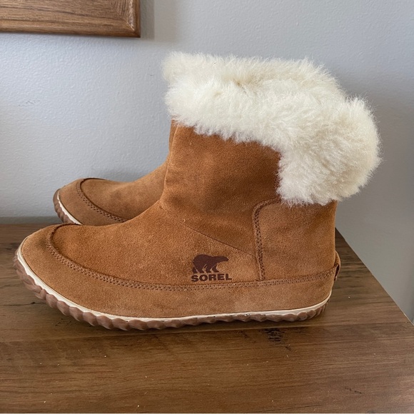 Sorel  suede tan faux fur bootie 7.5 - Picture 5 of 10
